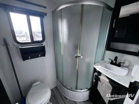 2022 Coachmen Freedom Express Ultra Lite 252RBS RV Photo 4