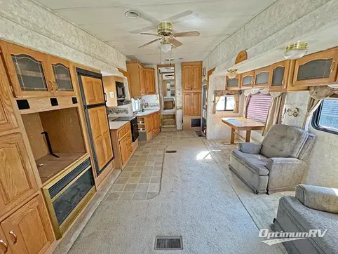 2005 Keystone Montana 3670 RL RV Photo 3