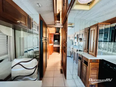 2000 Fleetwood American Tradition 40TDS RV Photo 4