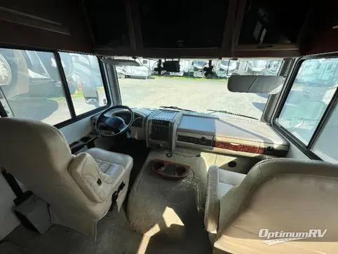 2009 Fleetwood Bounder 34G RV Photo 2