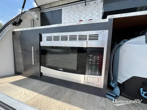 2022 nuCamp TAG XL 6-Wide RV Photo 4