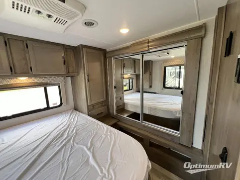 2020 Coachmen Freelander 31MB Ford 450 RV Photo 4
