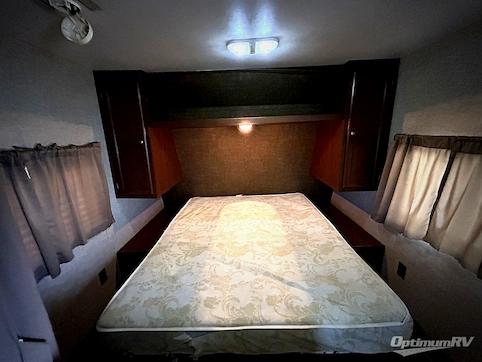 2015 Heartland Prowler 25 LX Lynx RV Photo 3