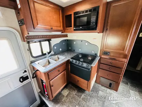 2014 Fleetwood Jamboree Searcher 31M RV Photo 3