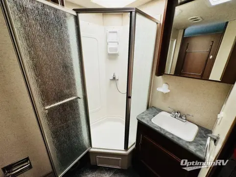 2014 Fleetwood Jamboree Searcher 31M RV Photo 4