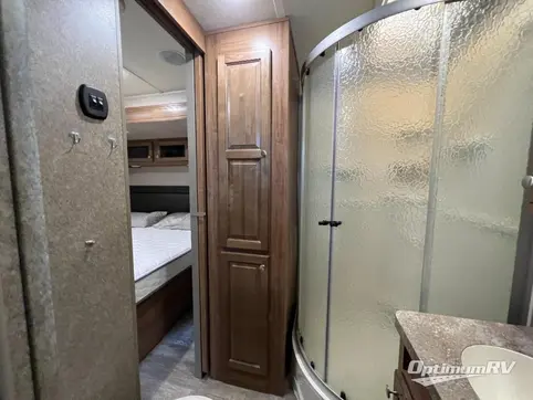 2014 Forest River Rockwood Signature Ultra Lite 8335BSS RV Photo 4