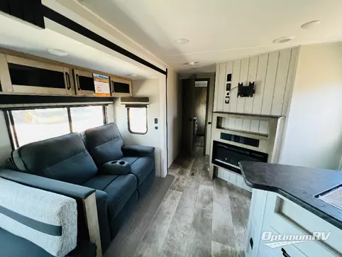2024 Palomino Puma 32BHQS RV Photo 2