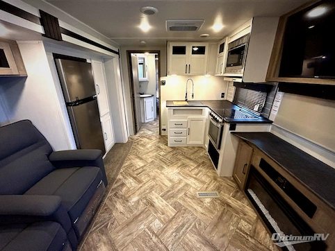 2023 Palomino Puma 26RLS RV Photo 2