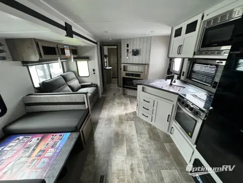 2024 Palomino Puma 32BHQS RV Photo 3