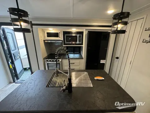2024 Palomino Puma 32BHFS RV Photo 4