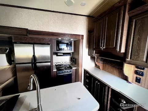 2017 Forest River Rockwood Signature Ultra Lite 8299BS RV Photo 2