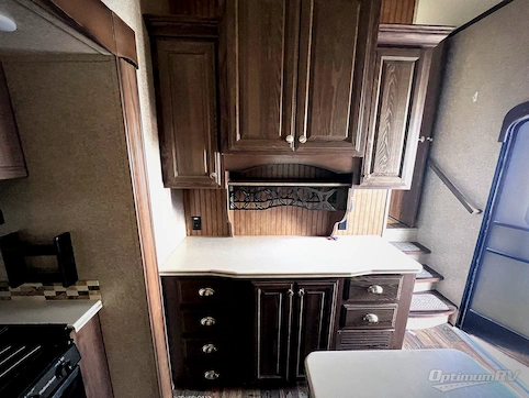 2017 Forest River Rockwood Signature Ultra Lite 8299BS RV Photo 3