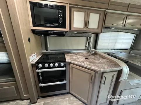 2022 Thor Chateau 31EV RV Photo 3