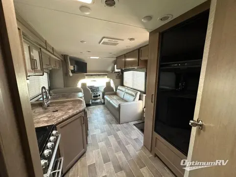 2022 Thor Chateau 31EV RV Photo 4