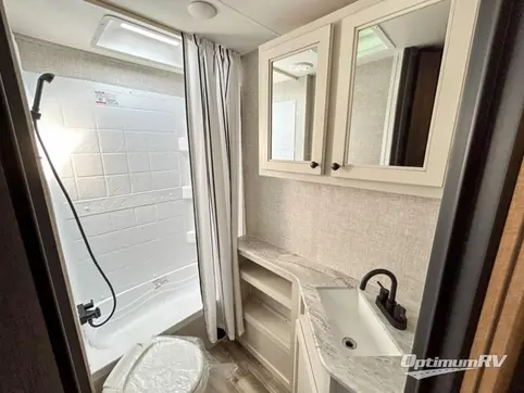 2023 Highland Ridge Range Lite 241BH RV Photo 4