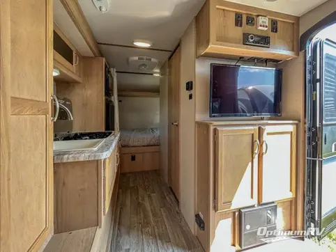 2020 Winnebago Minnie 185DB RV Photo 3