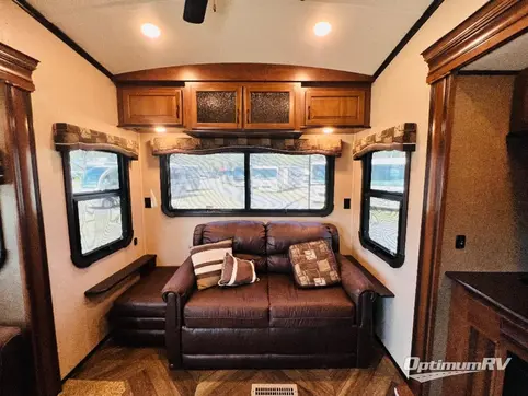 2016 Jayco North Point 377RLBH RV Photo 2