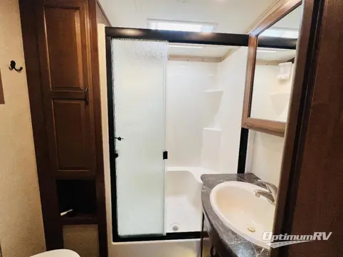 2016 Jayco North Point 377RLBH RV Photo 4