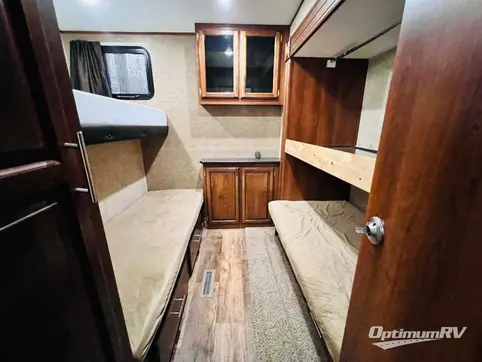 2016 Jayco Eagle 325BHQS RV Photo 3