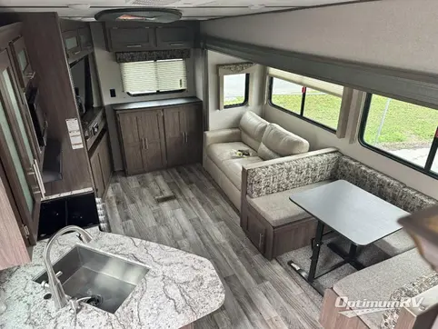 2019 Keystone Hideout 262RES RV Photo 4