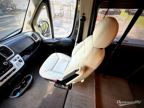 2023 Thor Rize 18M RV Photo 3