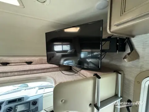 2021 Thor Daybreak 24D RV Photo 4