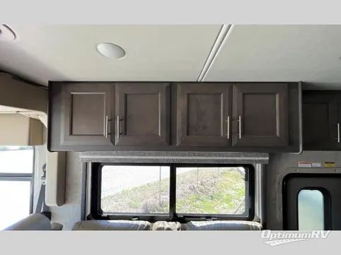 2022 Thor Miramar 34.6 RV Photo 3