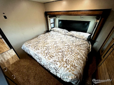 2020 Coachmen Chaparral 336TSIK RV Photo 4