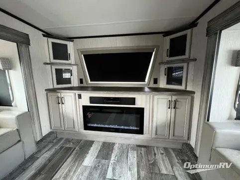 2022 Forest River Sandpiper Luxury 379FLOK RV Photo 3