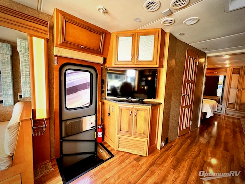 2014 Newmar Canyon Star 3612 RV Photo 3