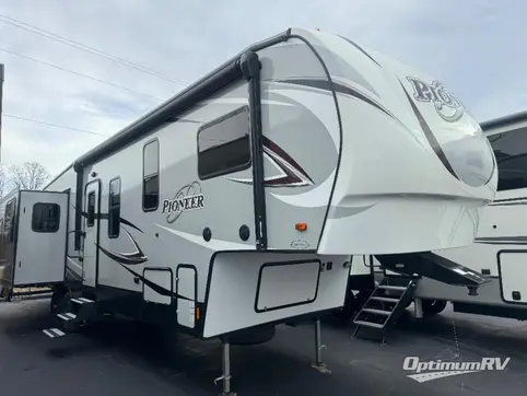 Used 2019 Heartland Pioneer 355 Featured Photo