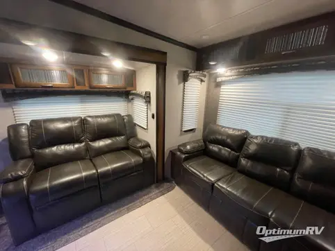 2019 Heartland Pioneer 355 RV Photo 2