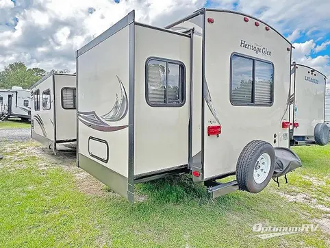 2015 Forest River Wildwood Heritage Glen 302FK RV Photo 3