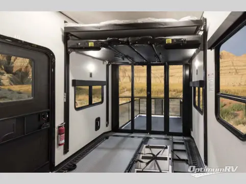2021 Alliance Valor 42V13 RV Photo 3