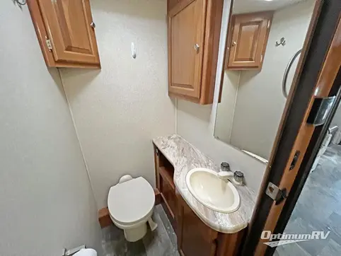 2019 Coachmen Leprechaun 319MB Ford 450 RV Photo 4