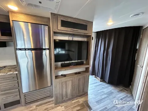 2022 CrossRoads Zinger Lite ZR280BH RV Photo 2