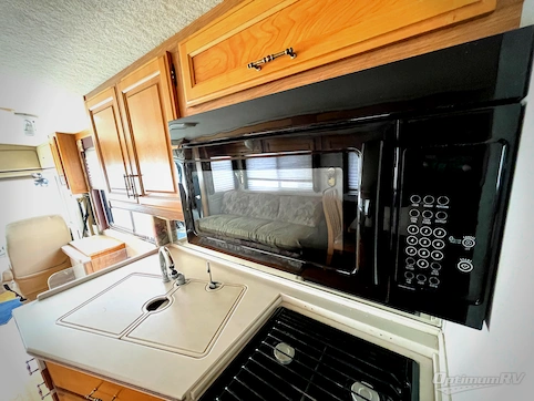 1999 Fleetwood Discovery 36T RV Photo 3