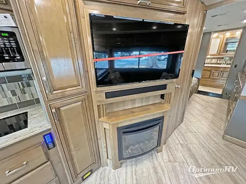 2019 Fleetwood Pace Arrow 36U RV Photo 3