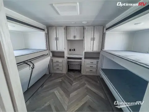 2023 East To West Della Terra 323QB RV Photo 3
