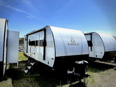New 2025 Ember E-Series 22ETS Featured Photo