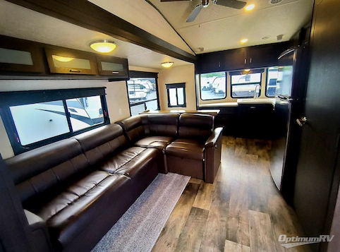 2018 Forest River Wildwood DLX 395FKLTD RV Photo 2