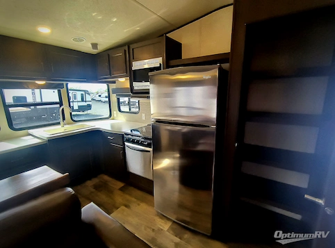 2018 Forest River Wildwood DLX 395FKLTD RV Photo 3