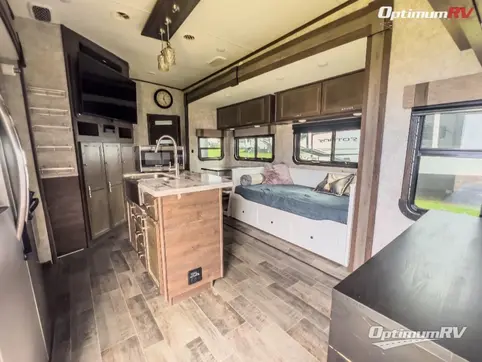 2018 Highland Ridge Open Range 3X 427BHS RV Photo 2