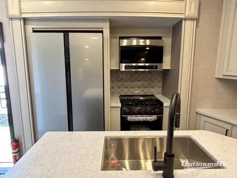 2023 Highland Ridge Roamer RF364BHS RV Photo 2