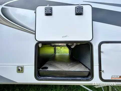 2023 Highland Ridge Roamer RF364BHS RV Photo 4
