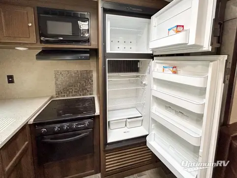 2018 Keystone Premier Ultra Lite 29RKPR RV Photo 3