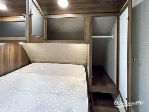 2018 Keystone Premier Ultra Lite 29RKPR RV Photo 4