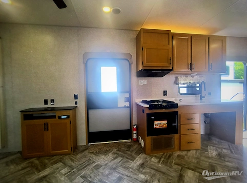 2025 HL Enterprise Hy-Line 38 Premier RV Photo 4