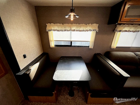 2025 HL Enterprise Hy-Line 38 Premier RV Photo 3
