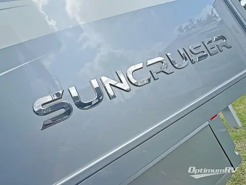 2016 Winnebago Suncruiser 38Q RV Photo 2